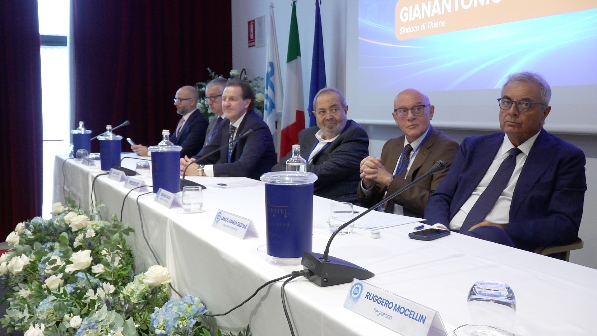 AL CONGRESSO DI VICENZA PASSAGGIO DI CONSEGNE TRA IDENTITÀ SINDACALE E SFIDE DEL CREDITO